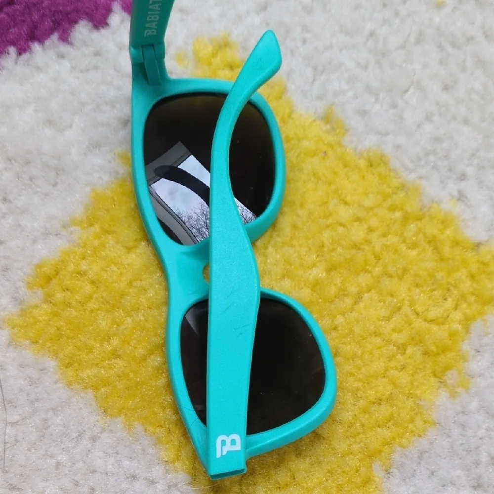 Vibrant Teal Sunglasses
